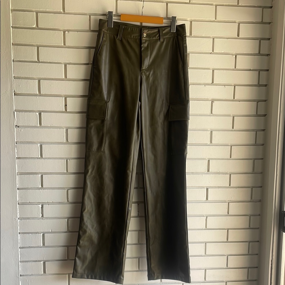 ZARA - Woman's Olive Cargo Pants